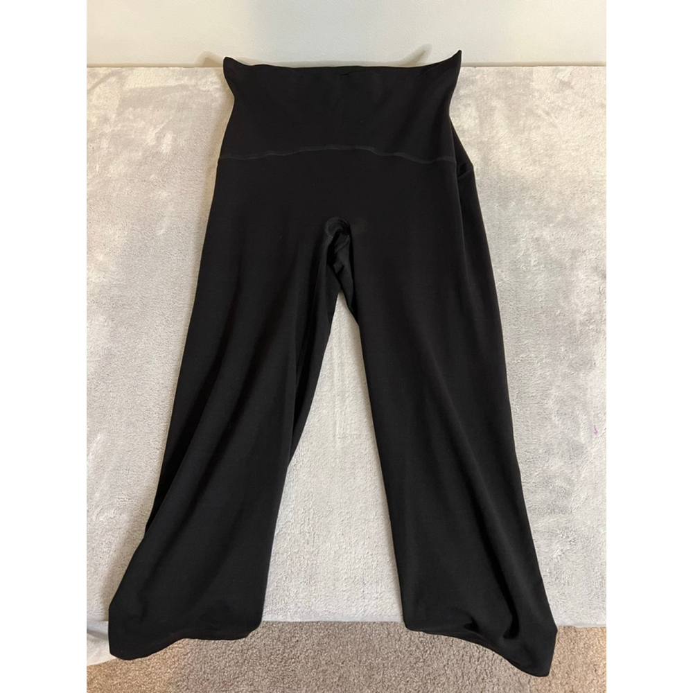 Women's Spanx Black Large Cropped W Leg Leggings
